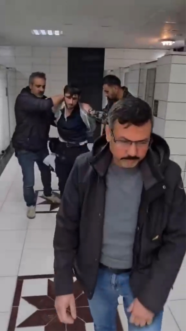 Polis ekipleri dahi gözlerine inanamadı: 2 aydır yaşadığı cami tuvaletinde yakalandı