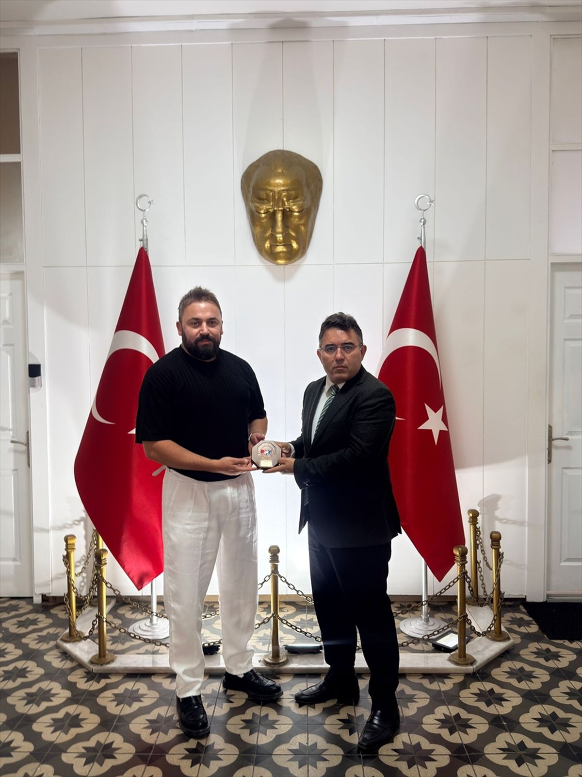 Aytaç Demiroğlu\'ndan Kaymakam Kaya\'ya Ziyaret