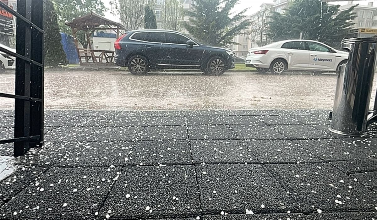 Bolu\'da Sağanak ve Dolu Etkili Oldu