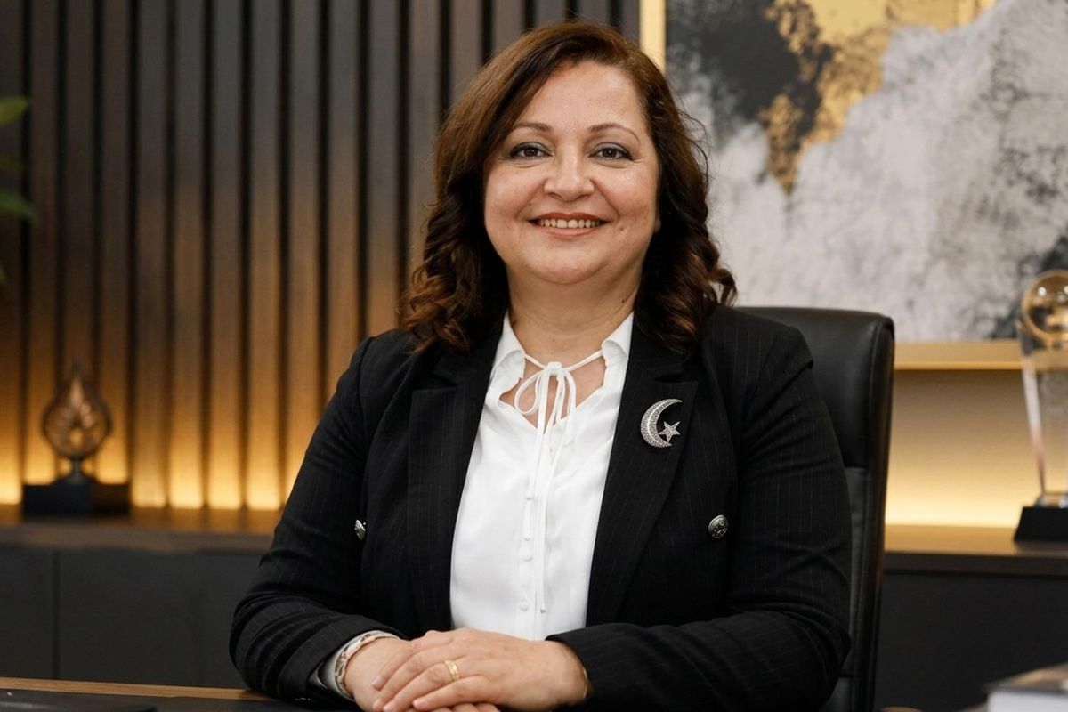 Burcu Köksal\'ın bugün AK Parti\'ye geçmesi bekleniyor! Rozetini Erdoğan takacak