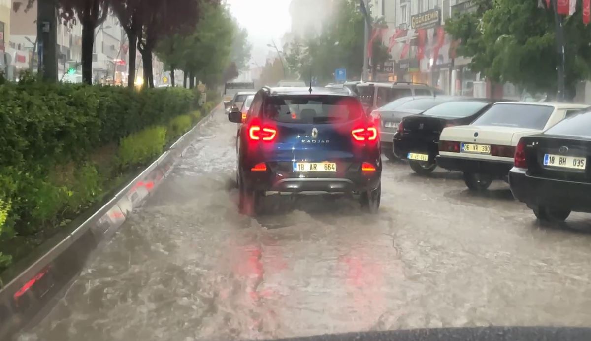 Çankırı\'da Sağanak Hayatı Olumsuz Etkiledi