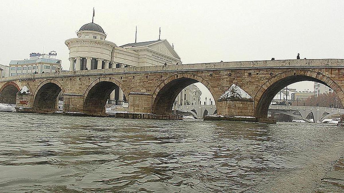 Esenler Belediyesi Üsküp\'teki Taş Köprü\'yü aydınlatacak