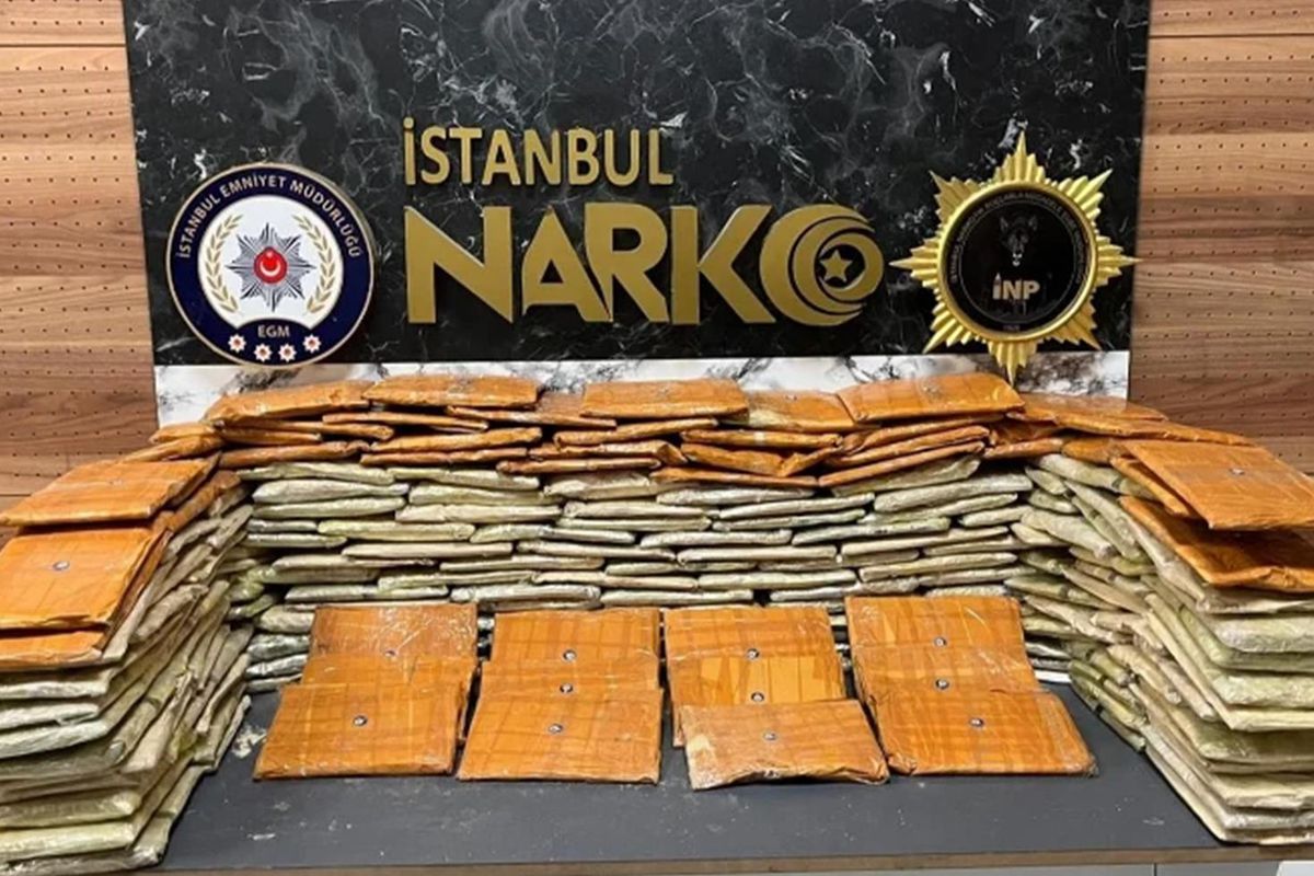 İstanbul\'da bir kamyonette 92 kilo 500 gram eroin ele geçirildi