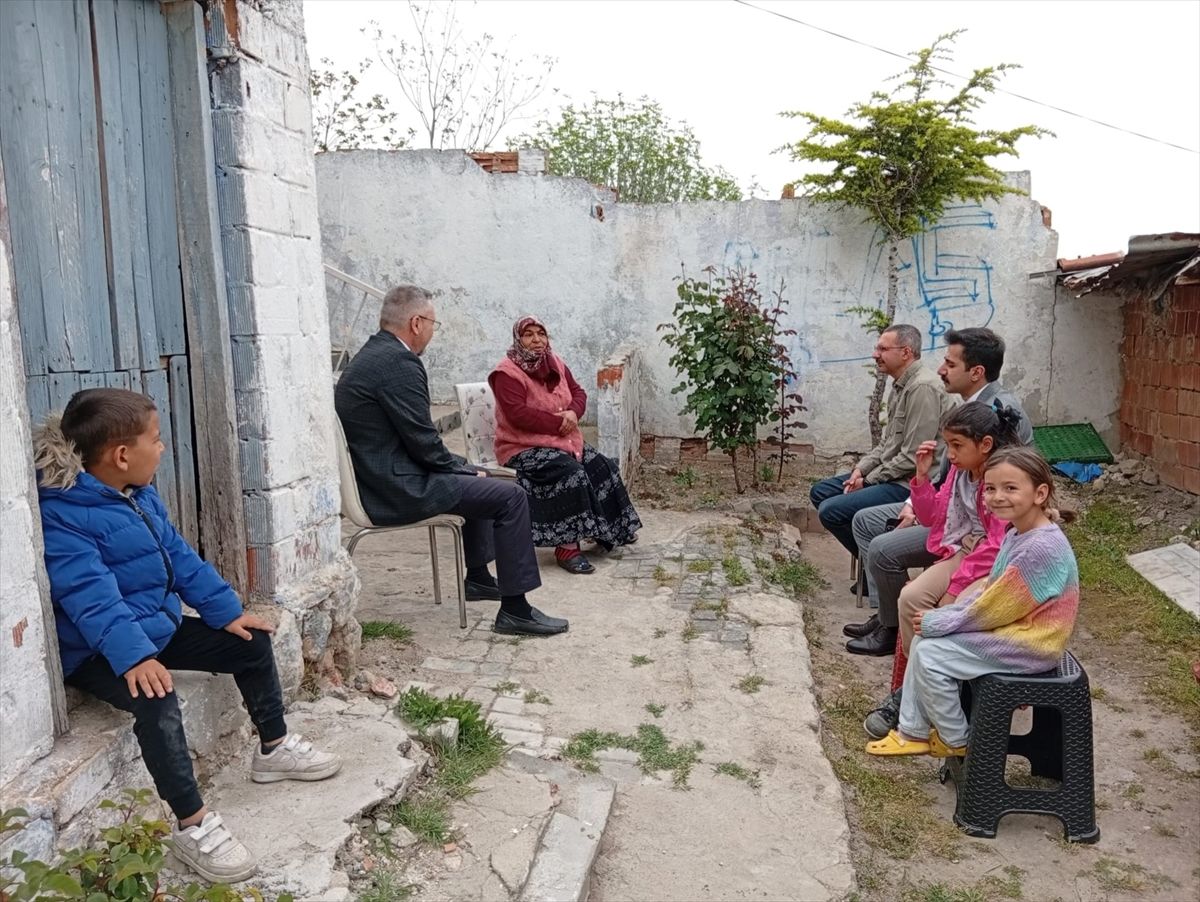 Kaymakam Özderin Aile Ziyaretinde