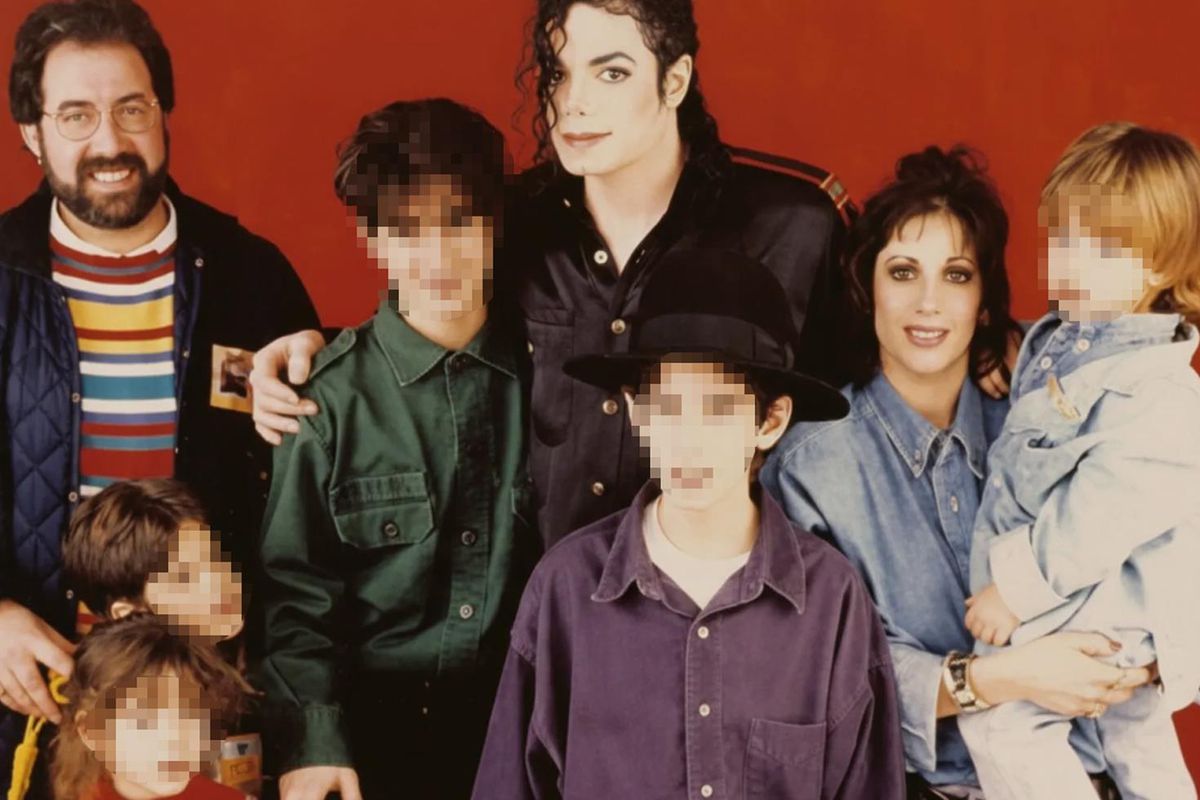 Michael Jackson\'ın gizli ailesinden cinsel istismar iddiası: O bir canavardı