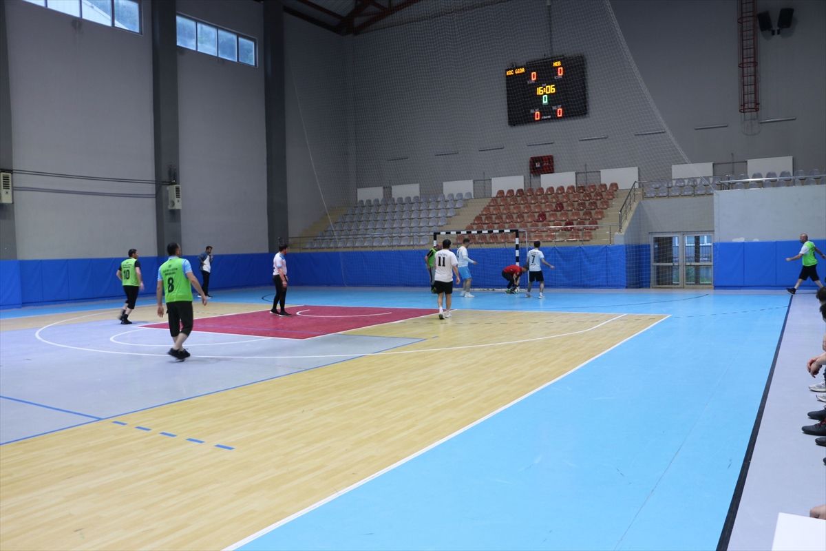 Of\'ta 3. Futsal Turnuvası Başladı