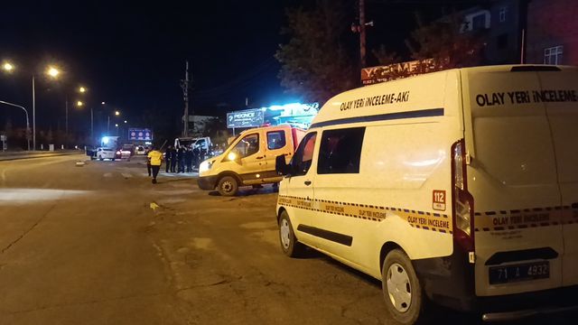 Çekiciye çarpıp otomobilden fırlayan Eda Taşkın kurtarılamadı