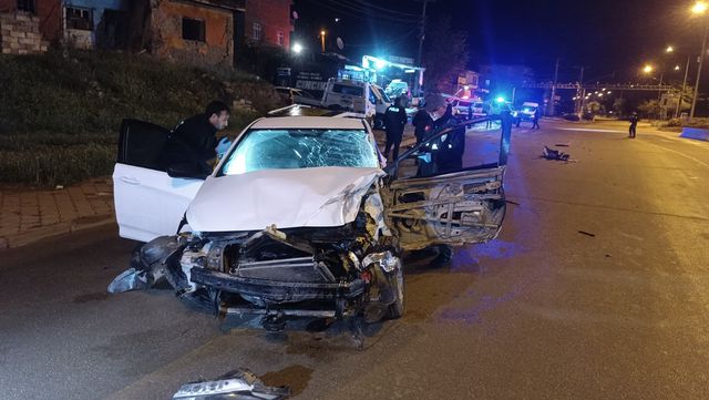 Çekiciye çarpıp otomobilden fırlayan Eda Taşkın kurtarılamadı