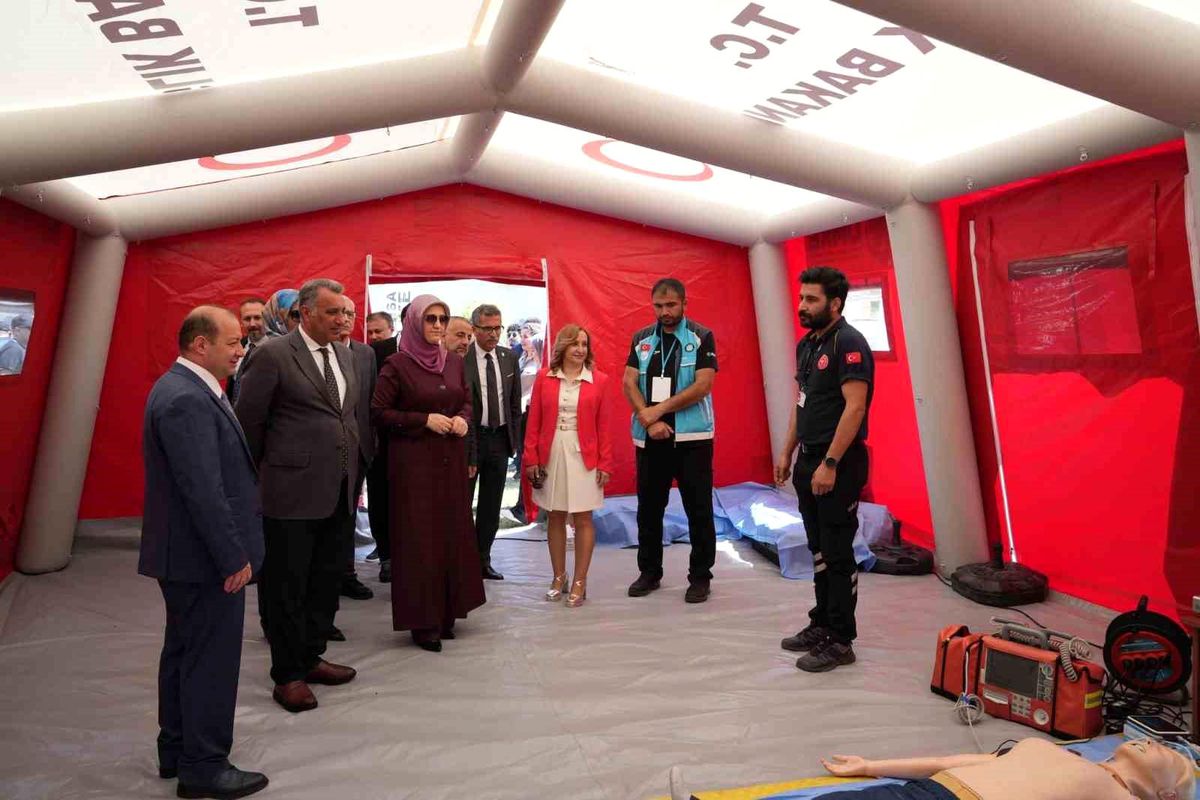 Sağlık ordusu MCBÜKAF\'26\'da gençlerle buluştu