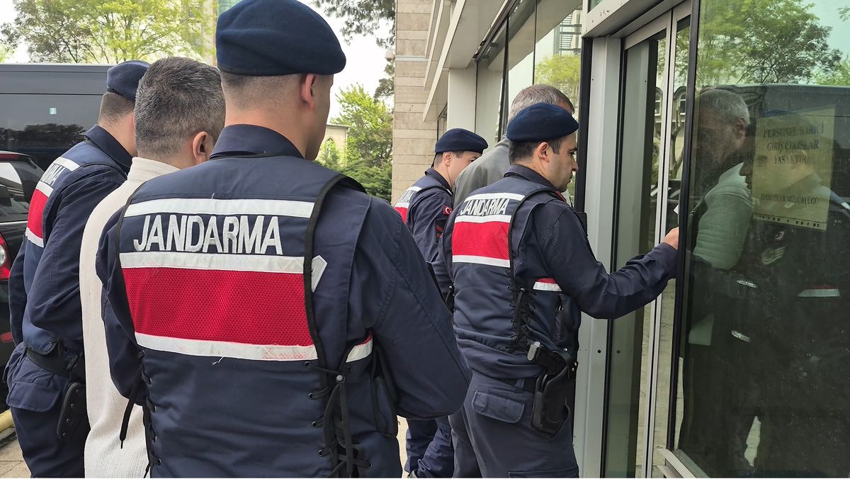 Samsun\'da Uyuşturucu ve Silah Operasyonu