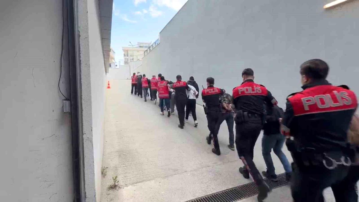 Tekirdağ\'da Fuhuş Operasyonu: 13 Gözaltı