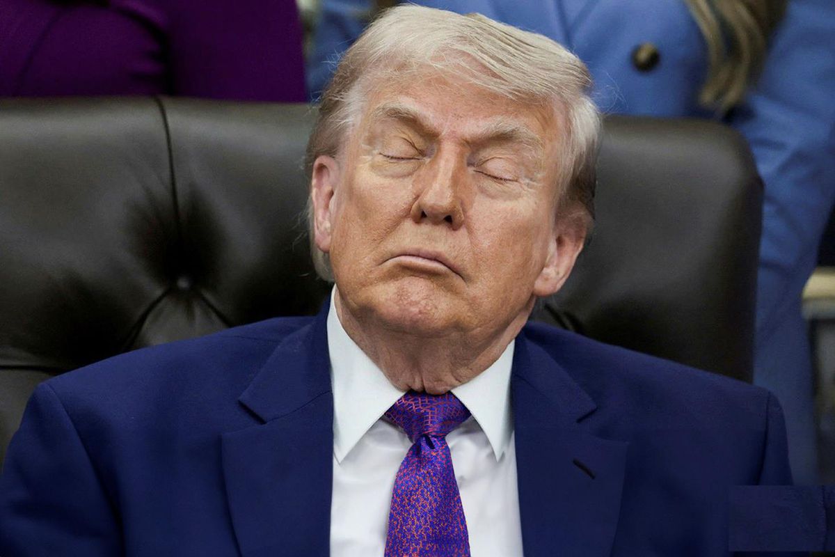 Trump toplantıda uyuyakaldı, Beyaz Saray\'dan sert bir açıklama geldi