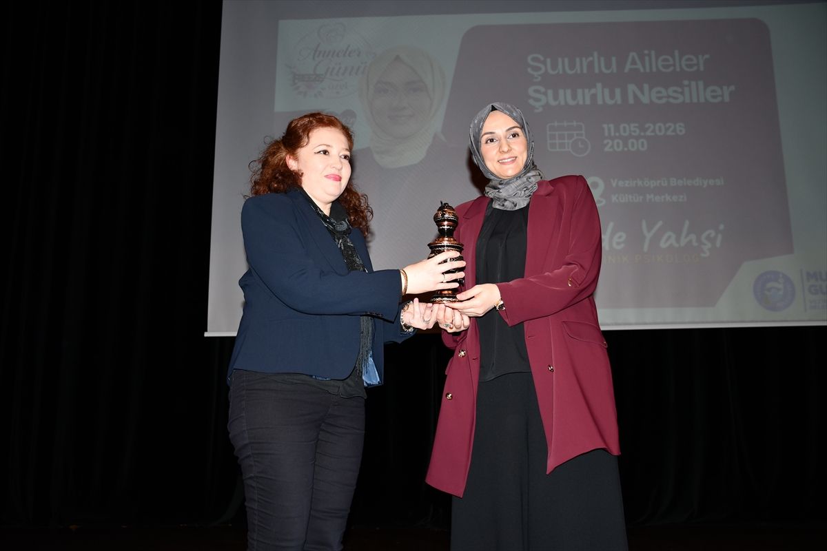 Vezirköprü\'de Anne ve Çocuk İletişimi Konuşuldu