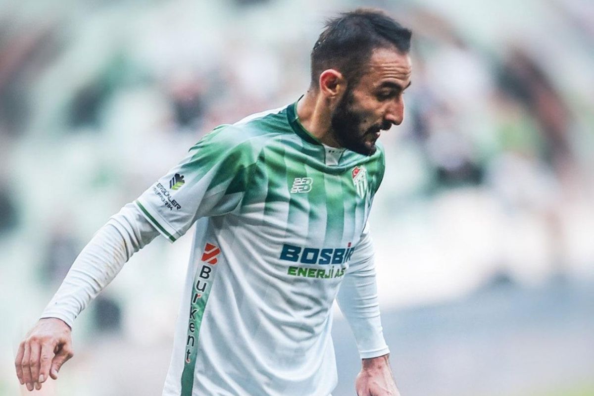 Yaprak dökümü sürüyor! Şampiyon Bursaspor\'da bir ayrılık daha