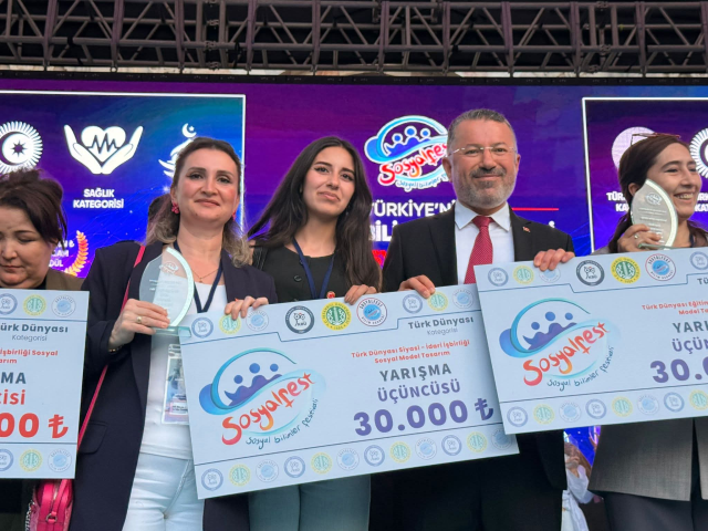 AİÇÜ’lü öğrenci ve akademisyene Türk dünyası projesiyle ödül