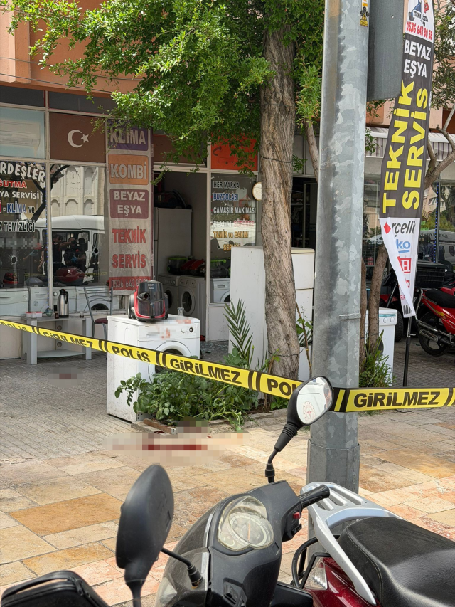 Cezaevinden çıktı, intikam için kapıya dayandı: Vurduğu husumetlisinin başında polisi bekledi