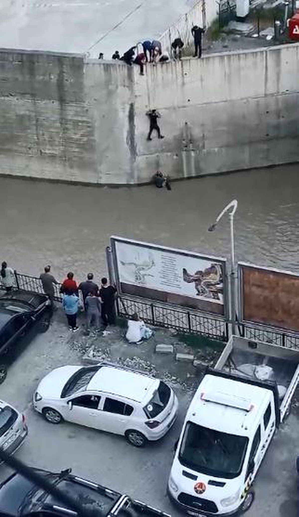 Akıntıya Kapılan Çocuk Kurtarıldı