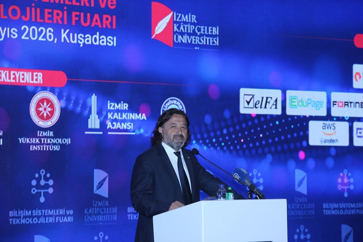 Kuşadası\'nda Bilişim Fuarı Başladı