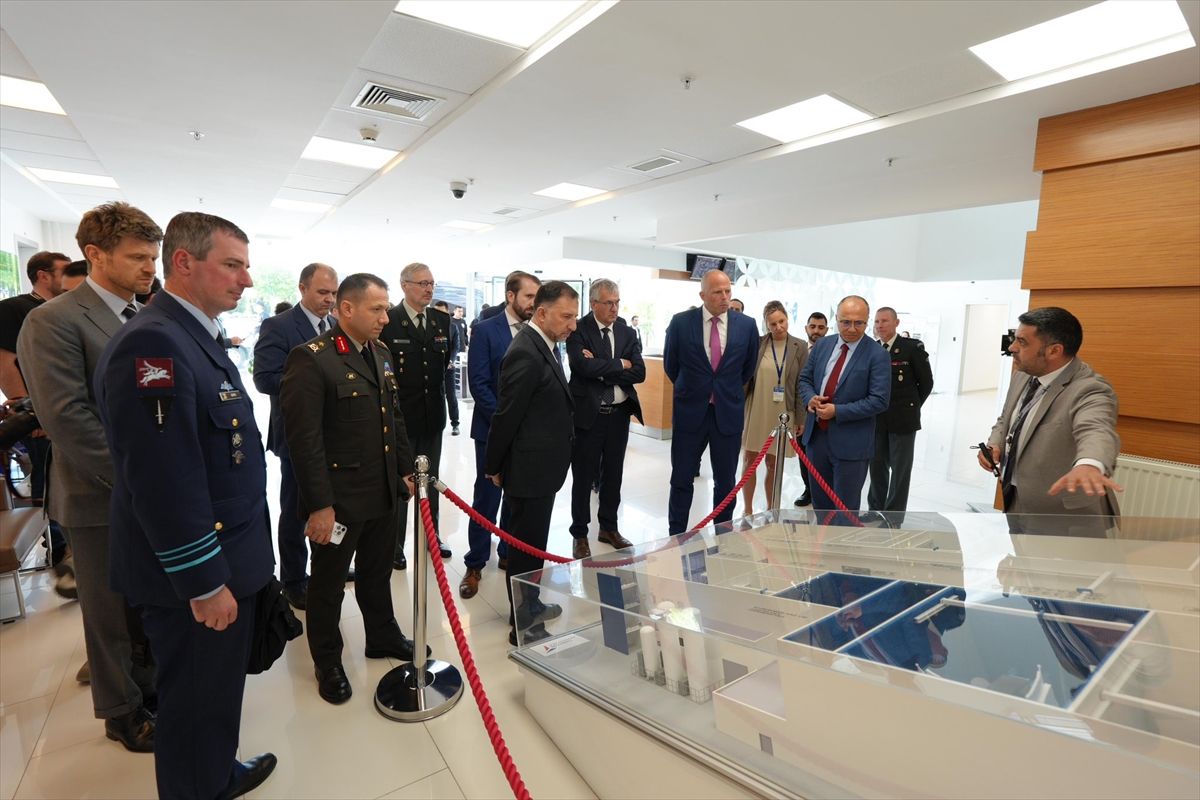 Belçika Savunma Bakanı TUSAŞ\'ı Ziyaret Etti