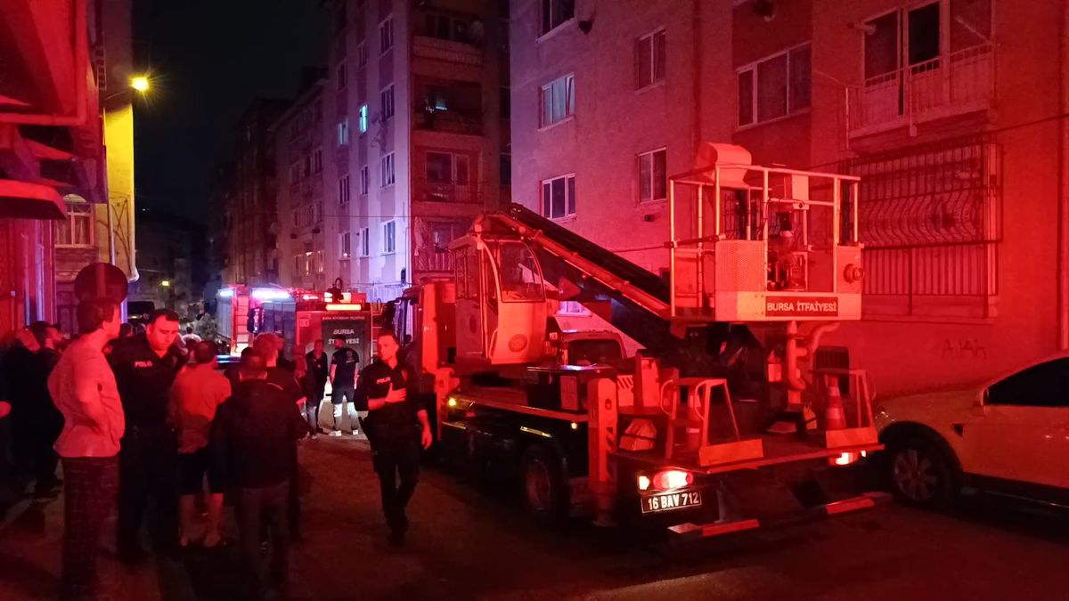 Bursa\'da Apartman Yangını Kontrol Altına Alındı
