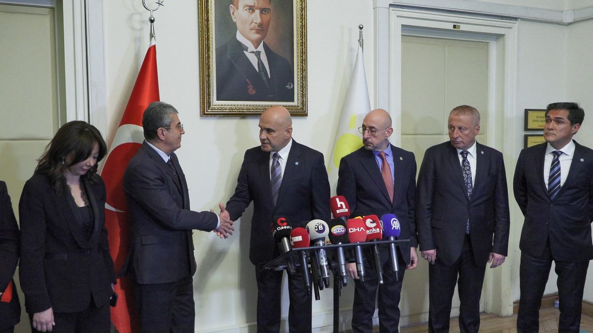 CHP Heyeti Ara Seçim İçin Muhalefeti Ziyaret Etti