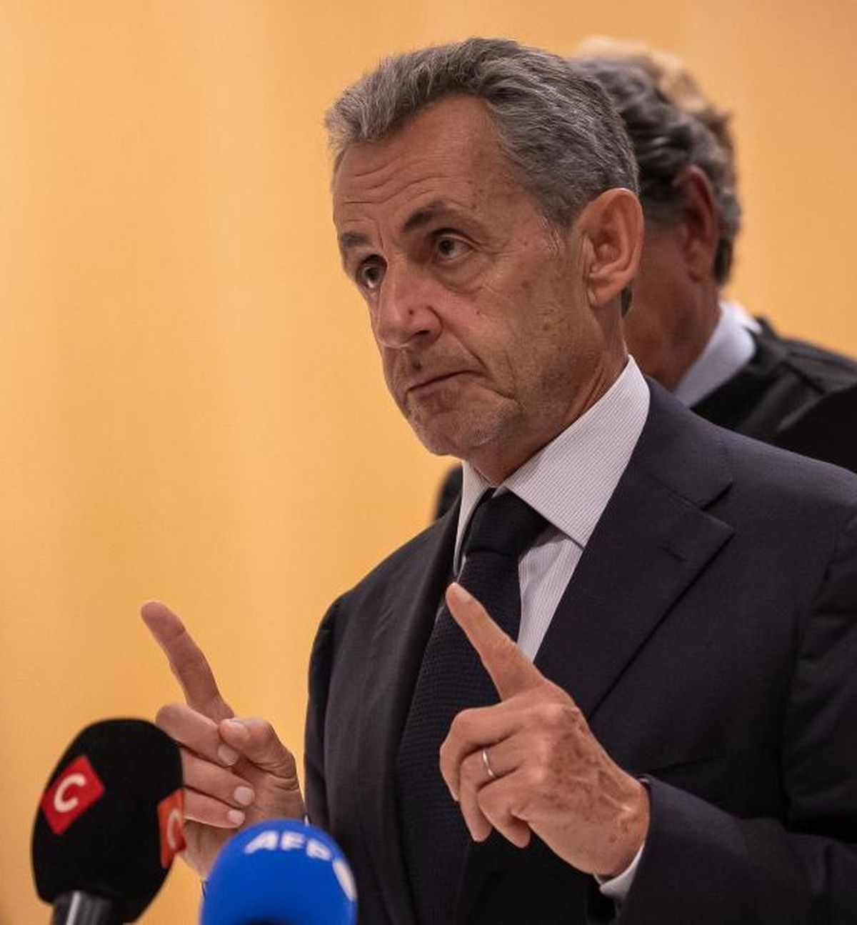 Sarkozy İçin 7 Yıl Hapis İstemi