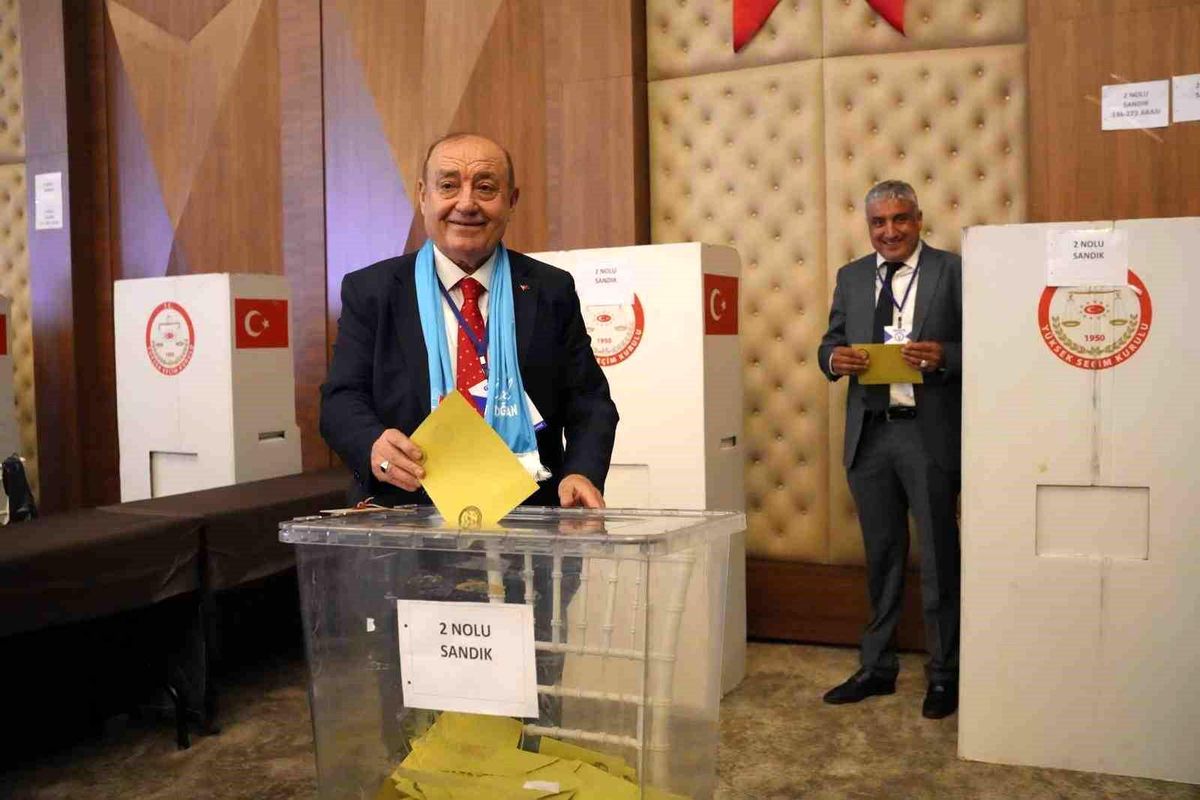 GESOB\'da Yeni Başkan Ünal Akdoğan