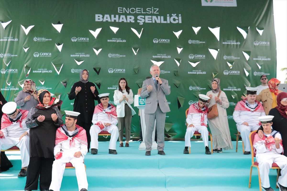Engelsiz Bahar Şenliği\'nde Asker Kınası