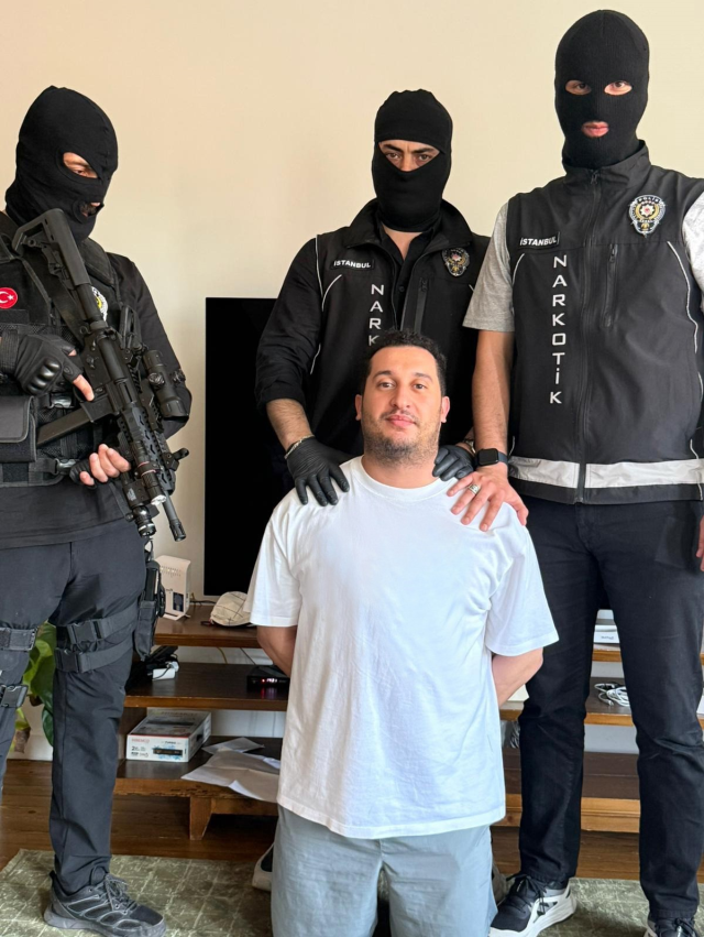 MİT ve Narkotik'ten ortak operasyon! Uyuşturucu baronu İstanbul'da yakalandı