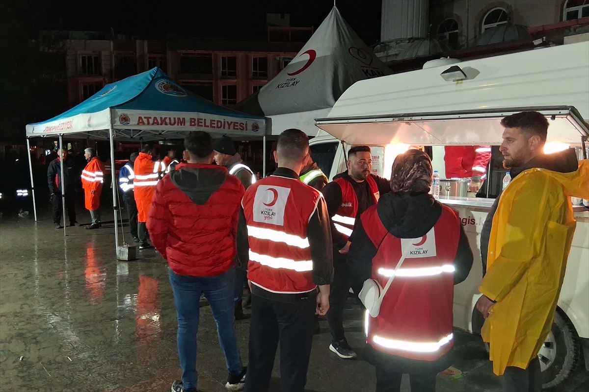Havza\'da Sel Sonrası Seyyar Mutfak Kuruldu