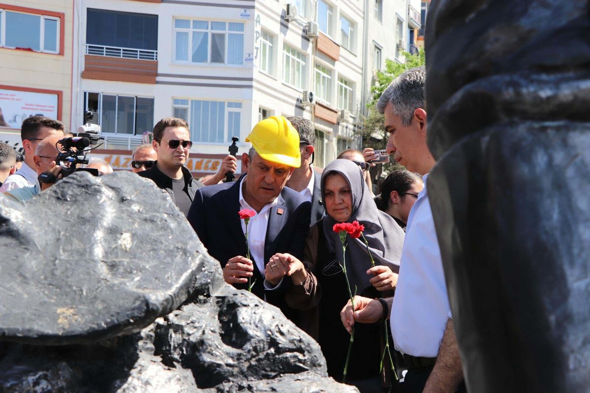 Soma\'da 301 Madenci İçin Anma Yürüyüşü