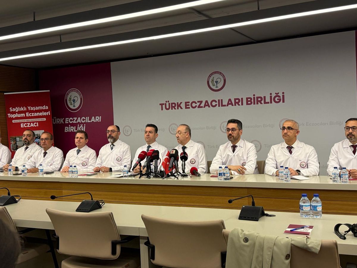 İnternetten İlaç Satışına Karşı Çıkıldı