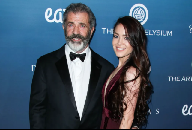 Ünlü oyuncu, kendisinden 26 yaş küçük İtalyan modelle öpüşürken görüntülendi