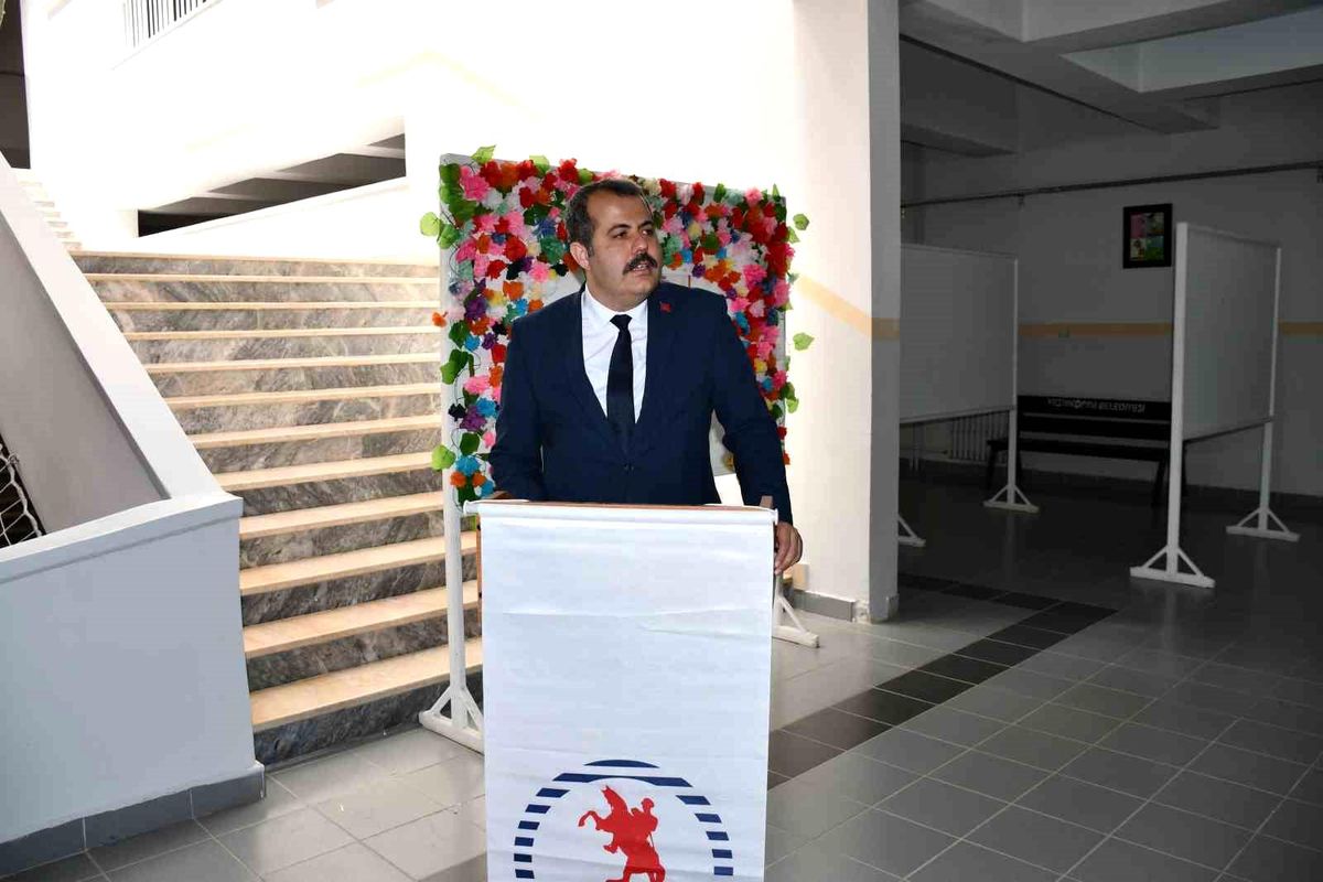 Vezirköprü MYO\'dan çocuk ihmal ve istismarına karşı farkındalık sergisi