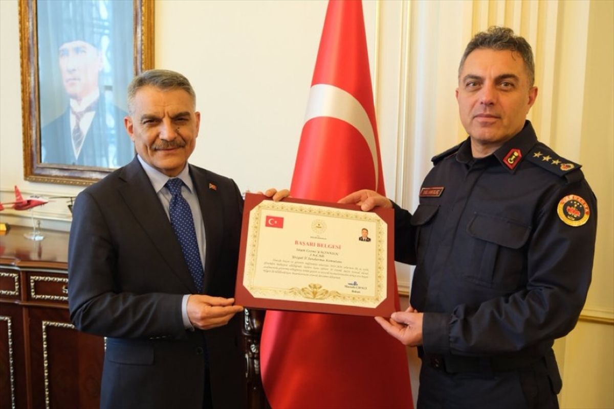 Yozgat Jandarma Komutanı\'na Başarı Belgesi