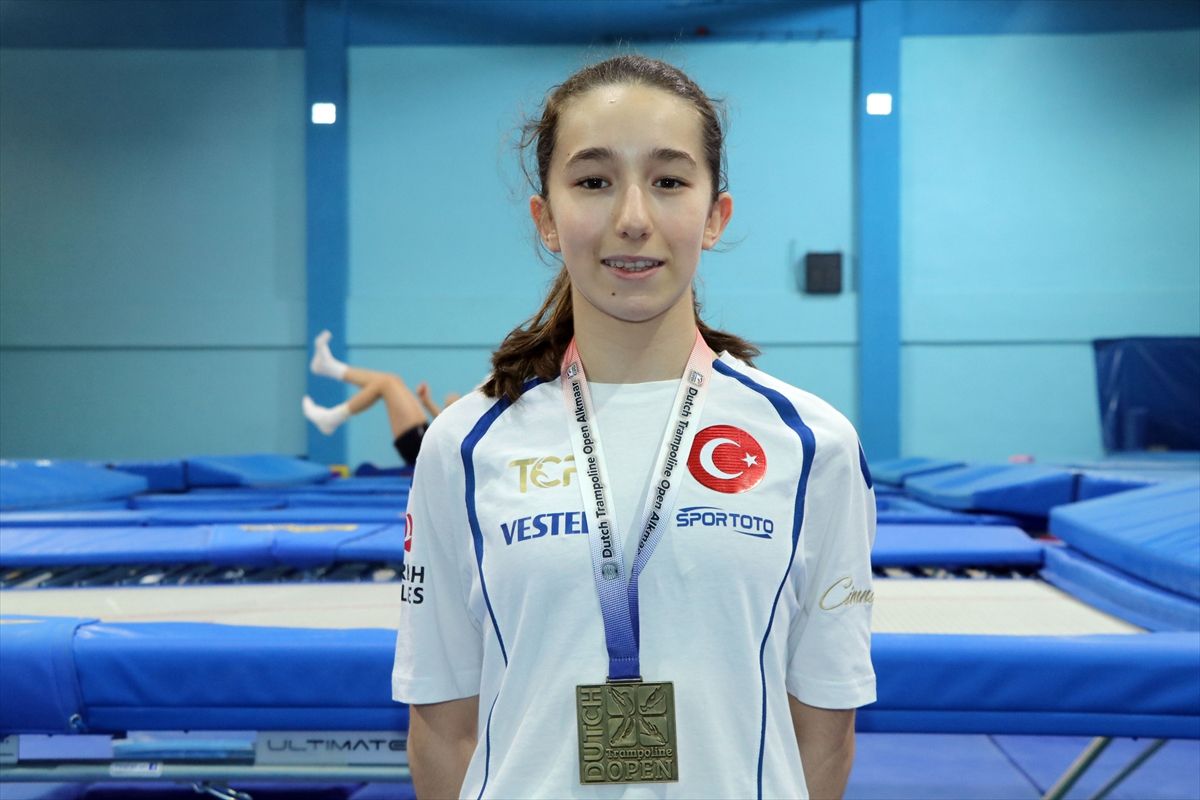 14 Yaşındaki Cimnastikçi Fatma Rana\'nın Başarısı