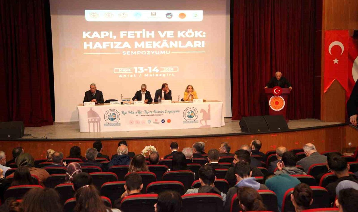 Ahlat\'ta Tarih ve Medeniyet Sempozyumu