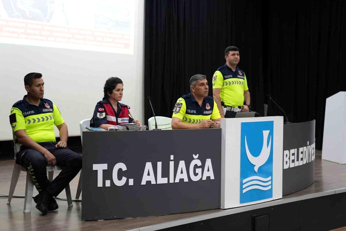 Aliağa\'da güvenli sürüş ve şiddetle mücadele semineri
