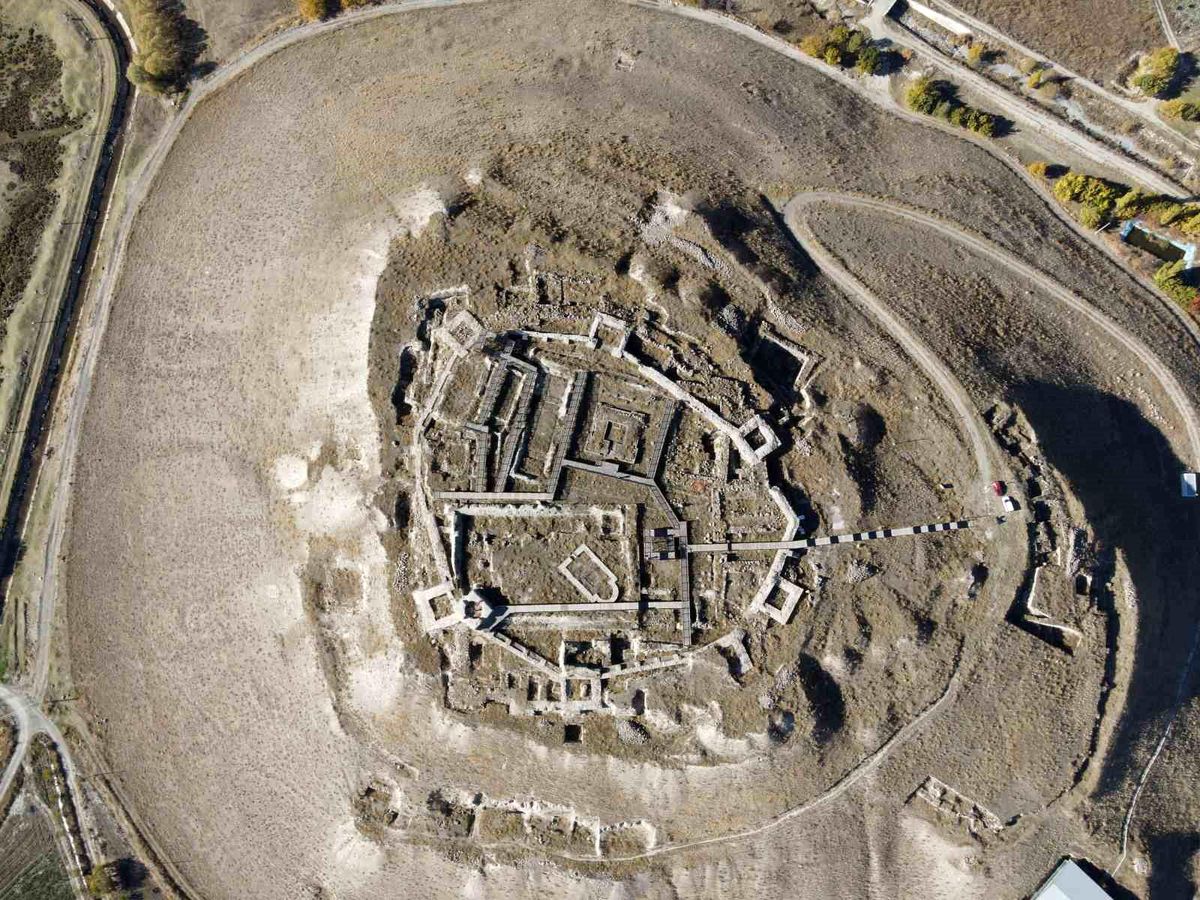 Altıntepe Kalesi: Urartu\'nun İzleri