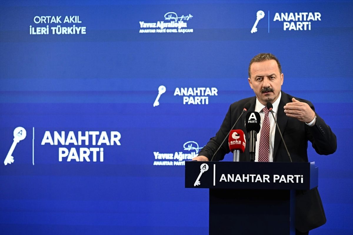 Ağıralioğlu\'ndan Siyasi Değişimler ve Gençlik Vurgusu