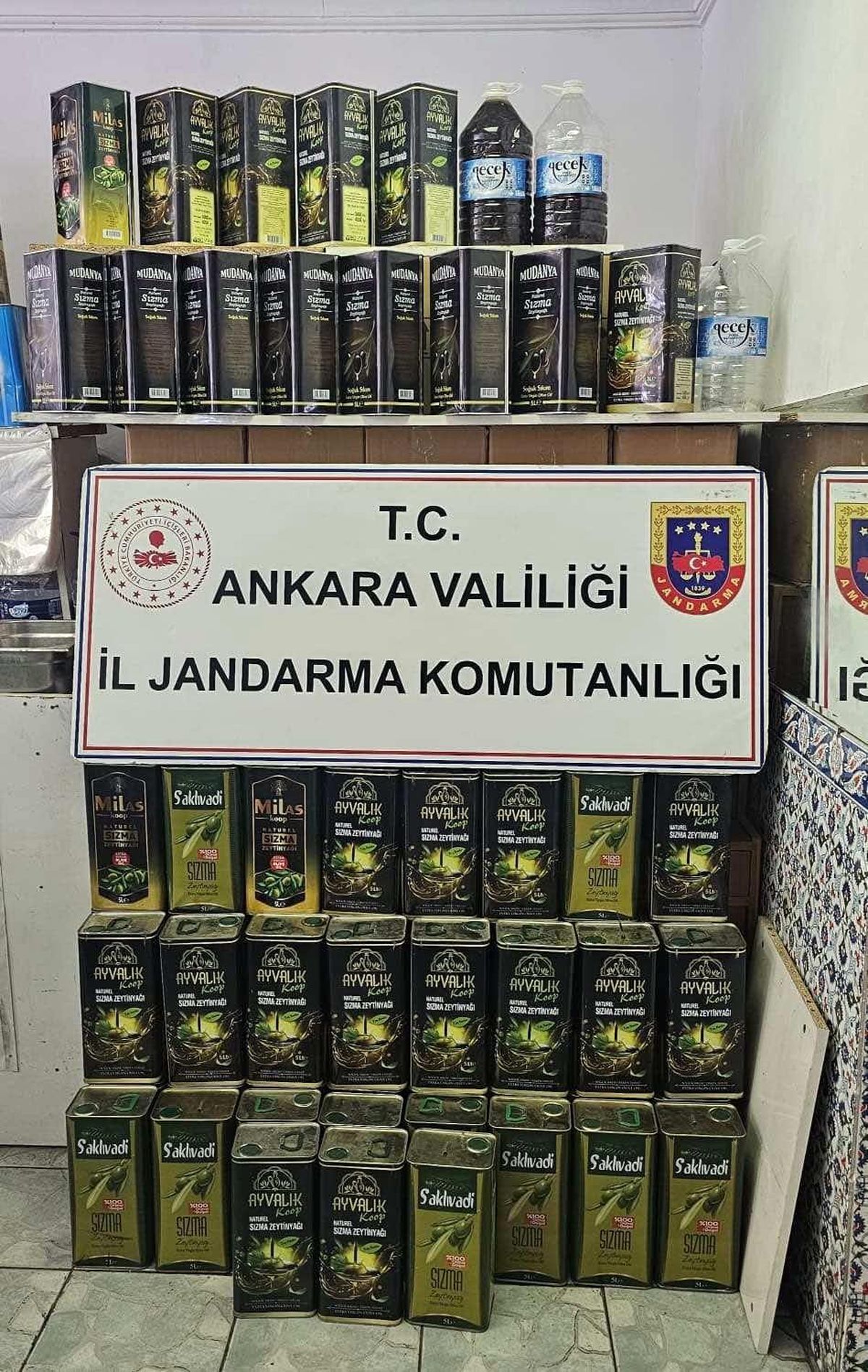 Ankara\'da 1,5 Ton Kaçak Zeytinyağı Ele Geçirildi