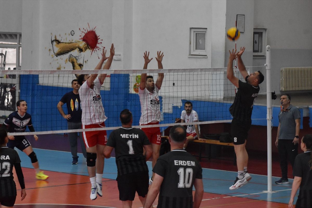 Sağlık için Voleybol Turnuvası Başladı