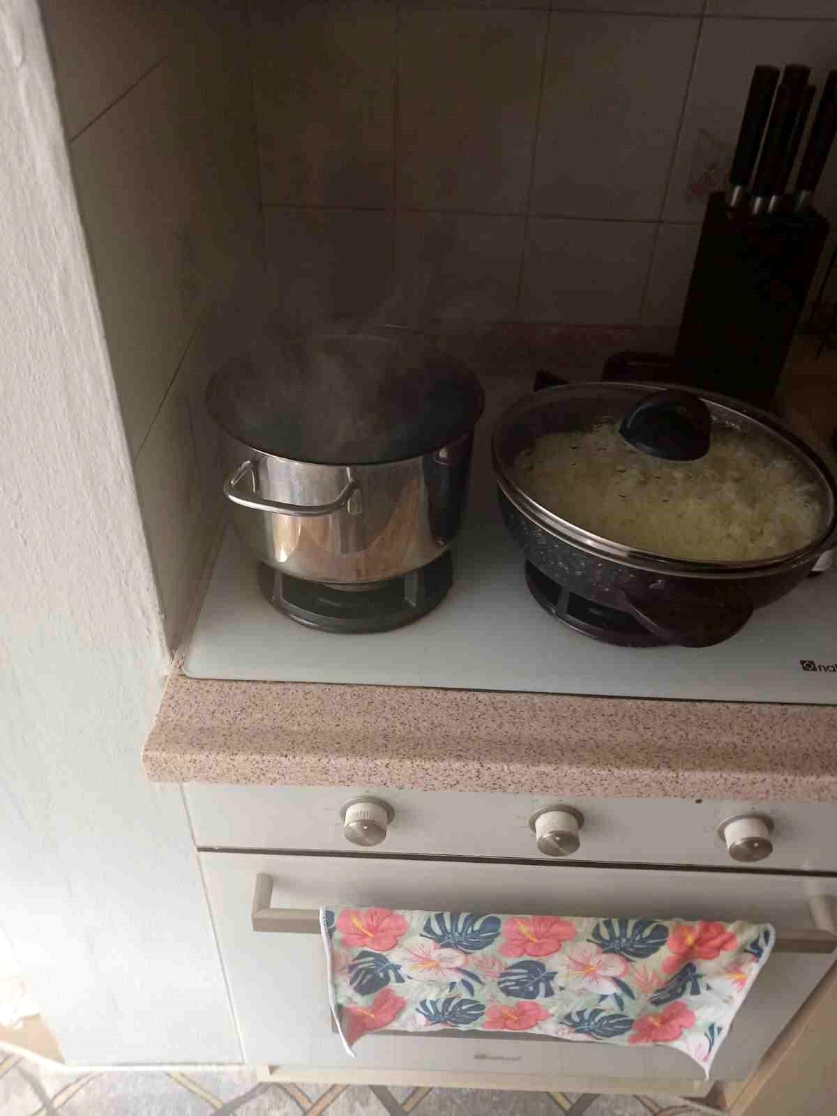 Ayvalık\'ta Mutfak Yangını Paniğe Neden Oldu
