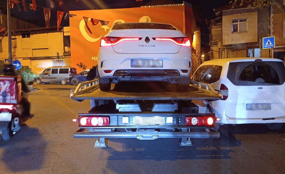 Beyoğlu\'nda büyük uyuşturucu operasyonu: 2 tutuklama