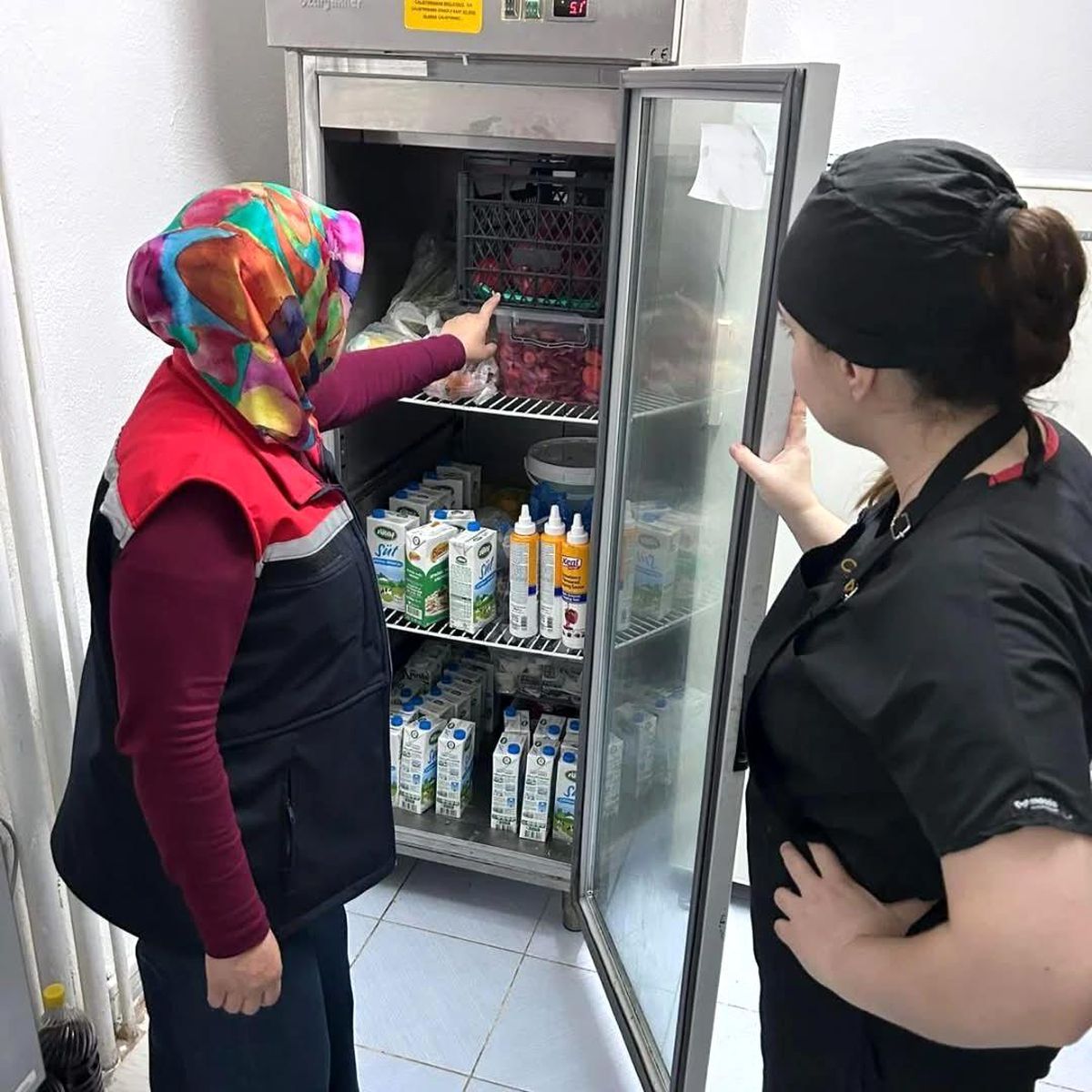 Burdur\'da Okul Kantinlerine Gıda Denetimi