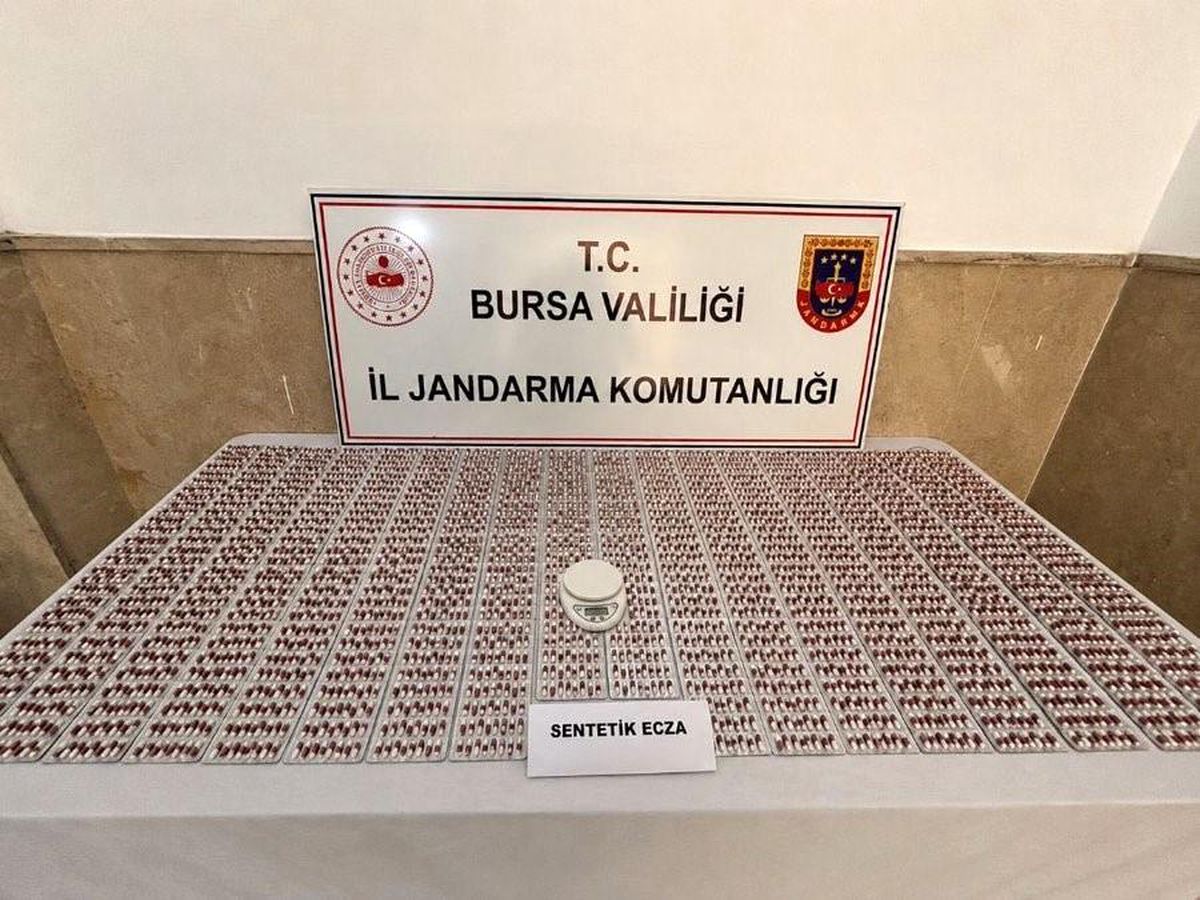 Bursa\'da Uyuşturucu Operasyonu: 5 Bin 871 Sentetik Ecza Ele Geçirildi