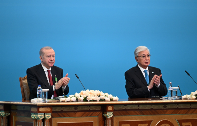 Cumhurbaşkanı Erdoğan Astana'da: Kazakistan'la 13 anlaşma imzalandı
