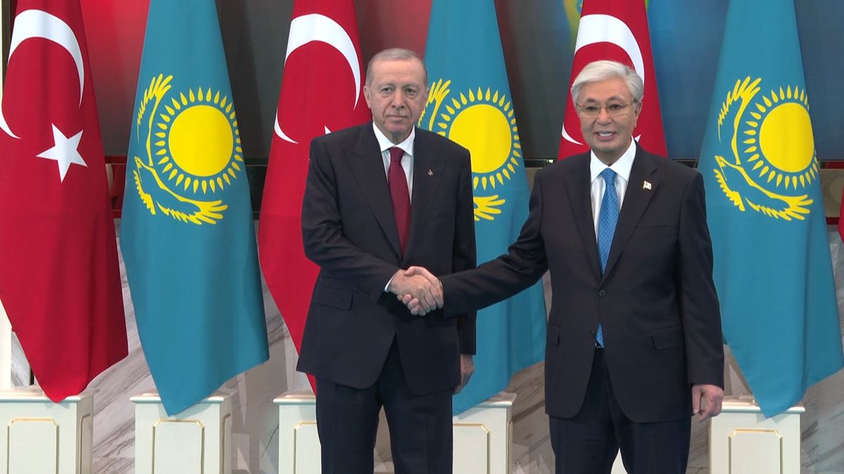 Erdoğan ve Tokayev Astana\'da görüştü