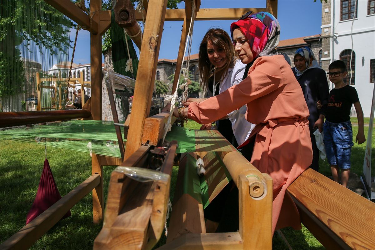 Diyarbakır\'da El Emeği Sergisi
