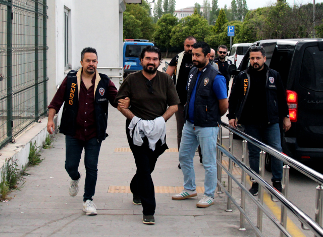 Elindeki kelepçeyi montla örten Rasim Ozan Kütahyalı: Bir yanlış anlaşılma var